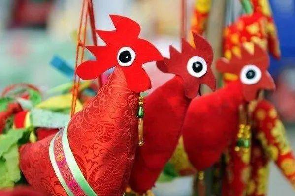 每当"立春"临近,山东临沂,枣庄等地民间手工艺人就会忙碌起来,用彩色