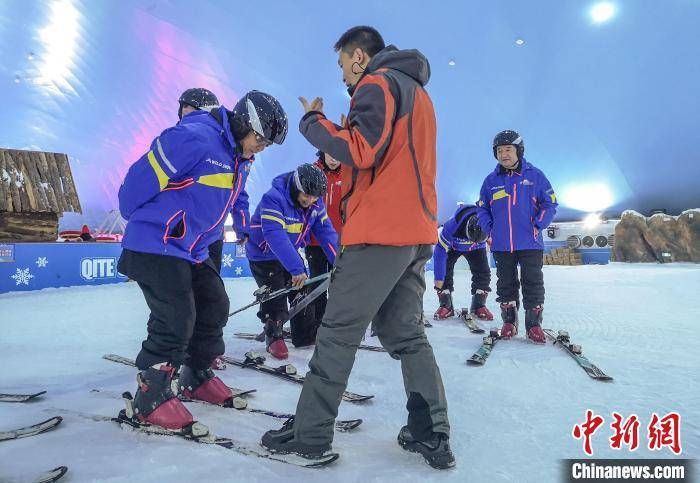 冬奥|华侨华人冰雪运动初体验：热“雪”沸腾庆冬奥