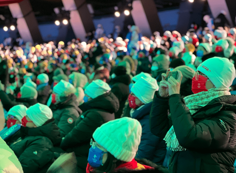 中国开幕式观众口罩揭秘：我国自主研发，两个参数让佩戴更舒适