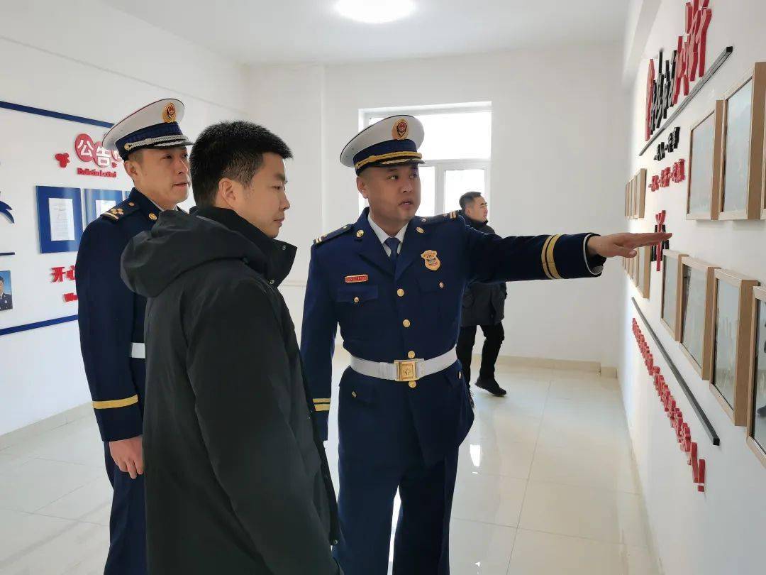 银州区区委副书记区长张大伟深入银州区消防救援大队看望全体消防救援