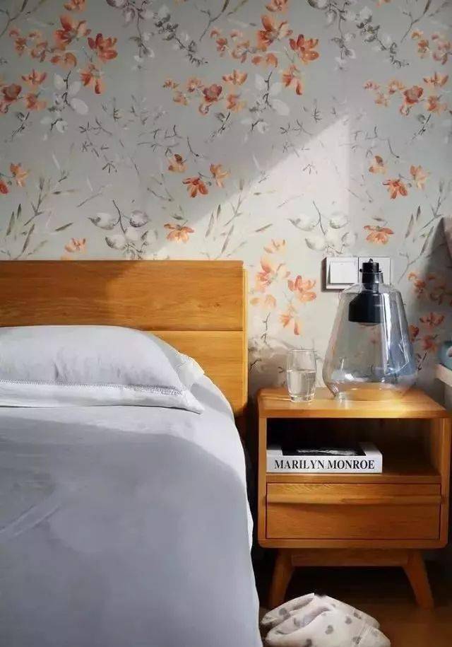 原木风搭配什么床头柜 e1e6dc93dff34fb3965fd9c66c2e07e9.jpeg