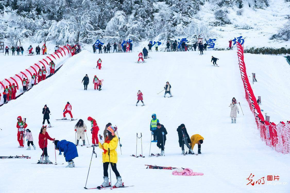 滑雪场|滑雪运动成为春节新时尚