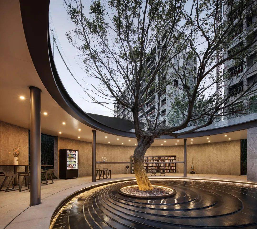 济南中海61九樾府首开区9米高差主入口的挑战