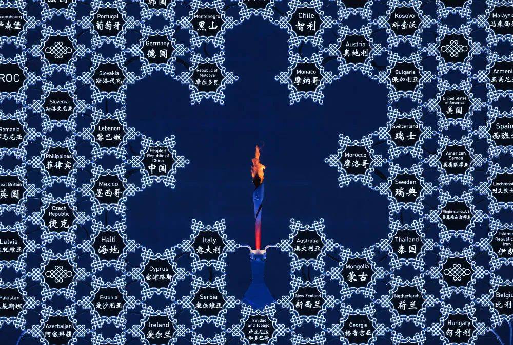 世界团聚展现的淋漓尽致而这首曲子的创作者正是宜昌籍青年作曲家张