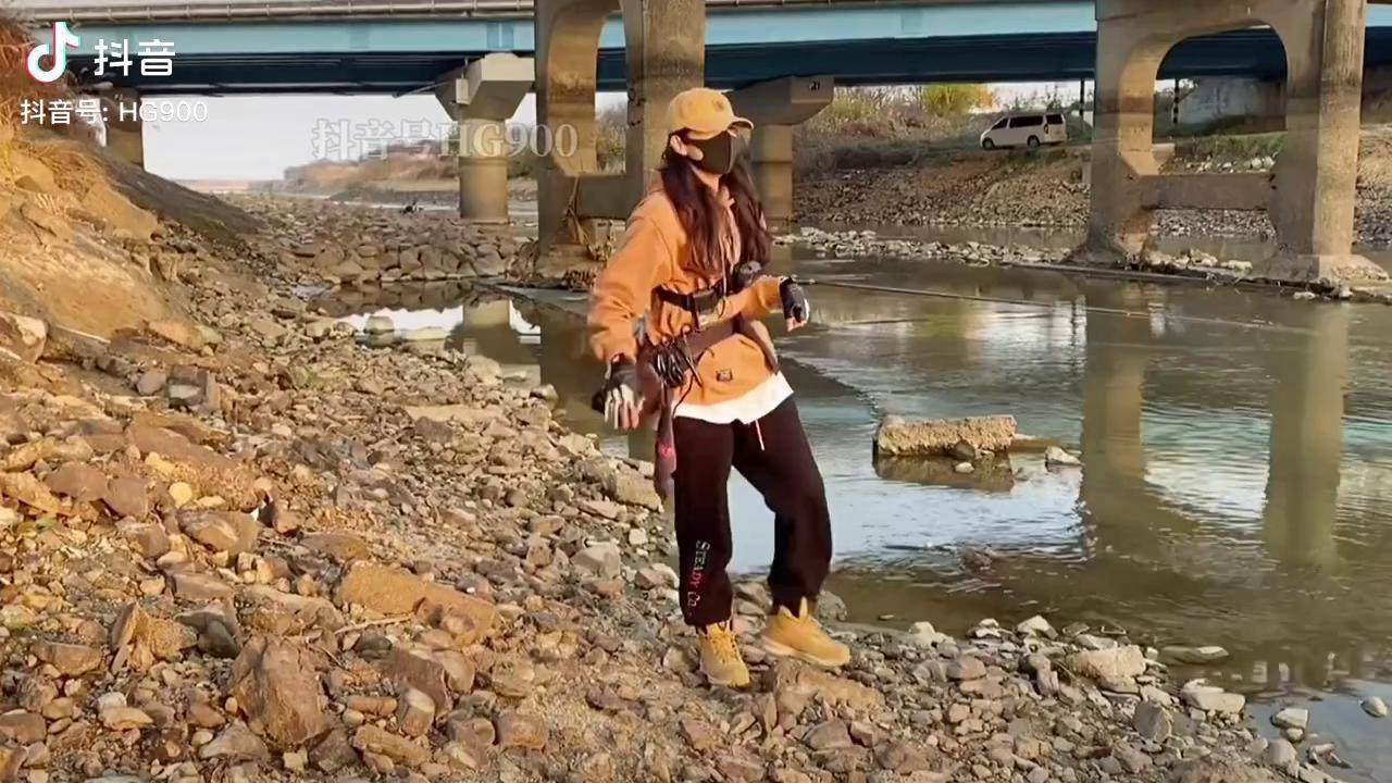 韩国路亚女钓手路亚女钓手索米户外钓鱼钓鱼人