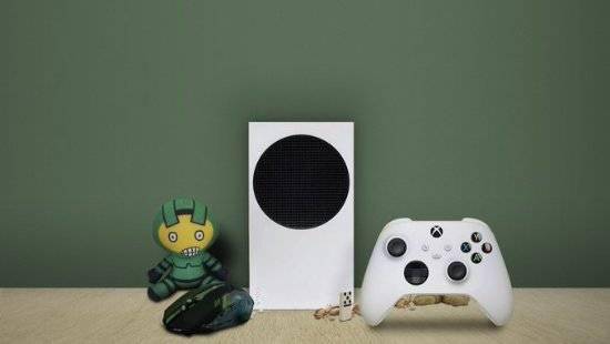 Xbox|XBOX官方互动整活 比原子还小的Xbox Series S
