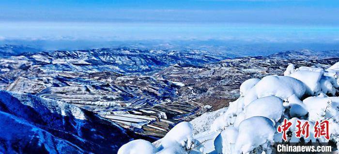 瑞雪|春雪后的六盘山 美若山水画卷