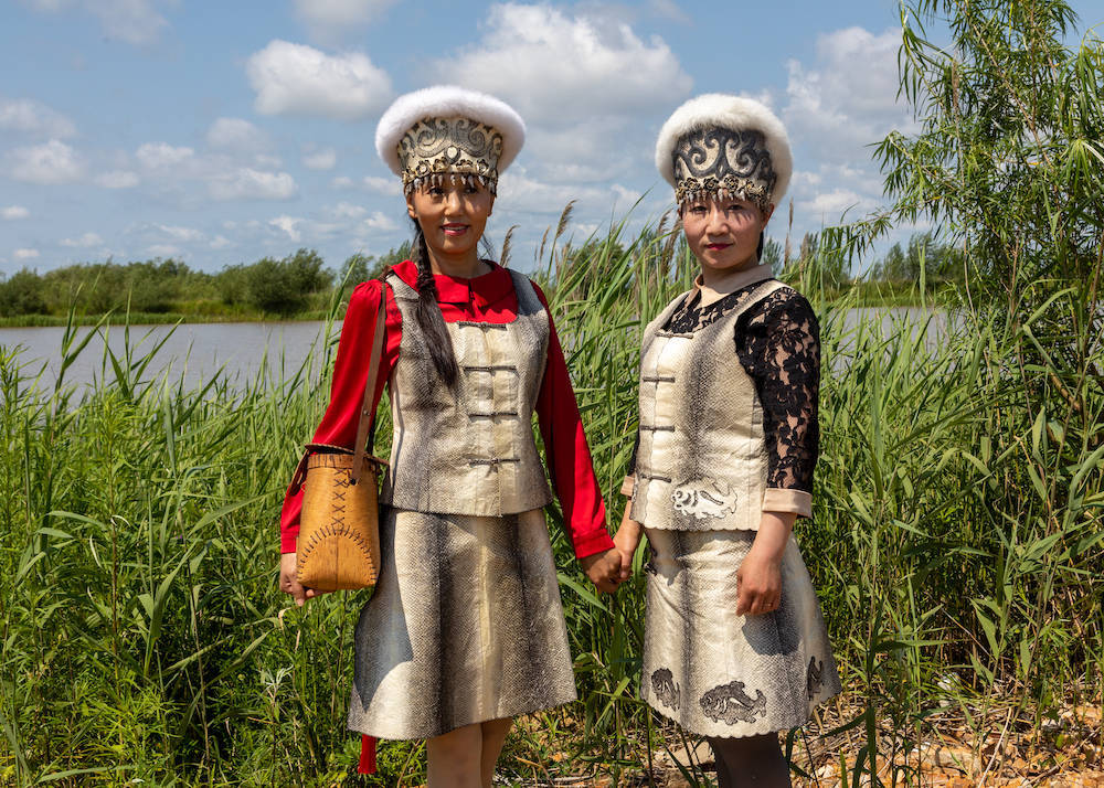 东北冰雪故事③| 冬捕,滑雪,鱼皮衣,这里有神秘的赫哲族_生活_同江市