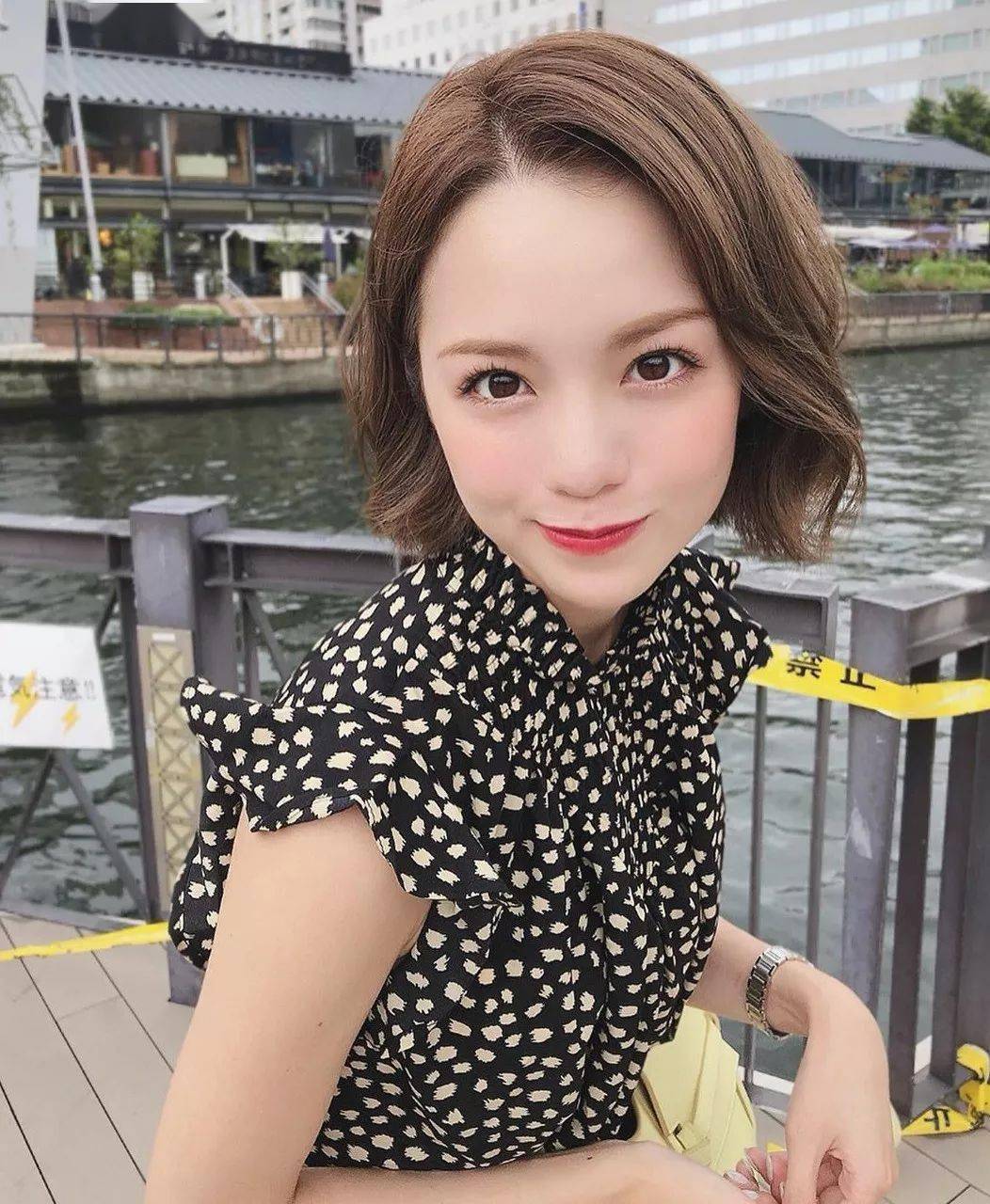 �̷������