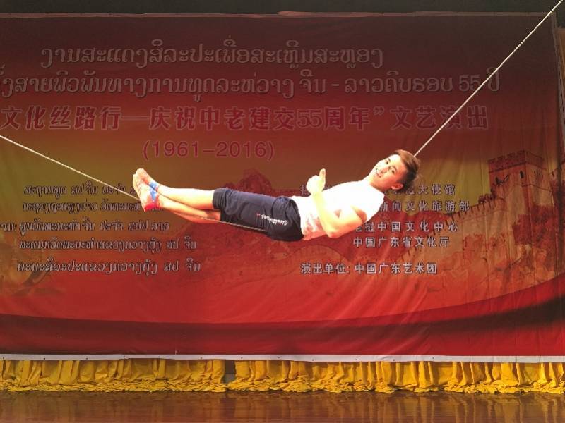 中青年|湾区春晚“太空杂技”惊艳所有人！钢丝人唐哲：我就像令狐冲