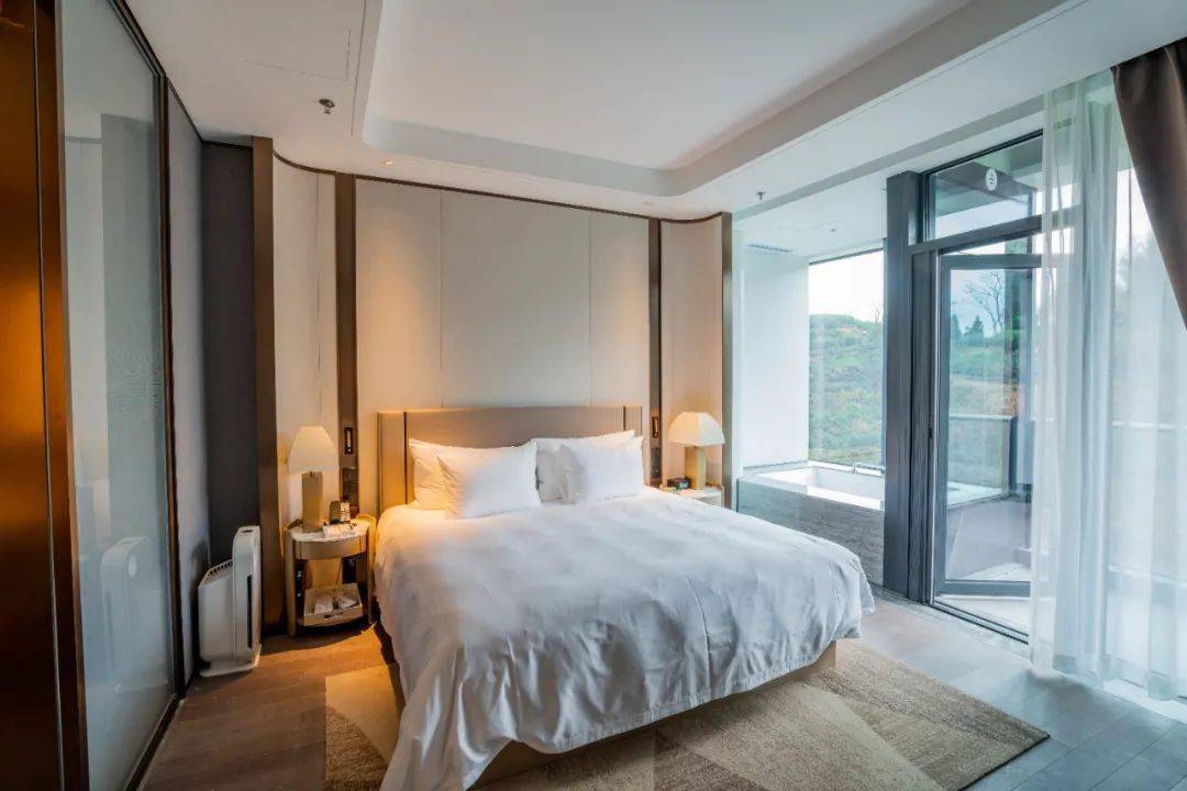 如何开私人房间 c826935bc7034f7b972f31fc6e1fda40.jpeg