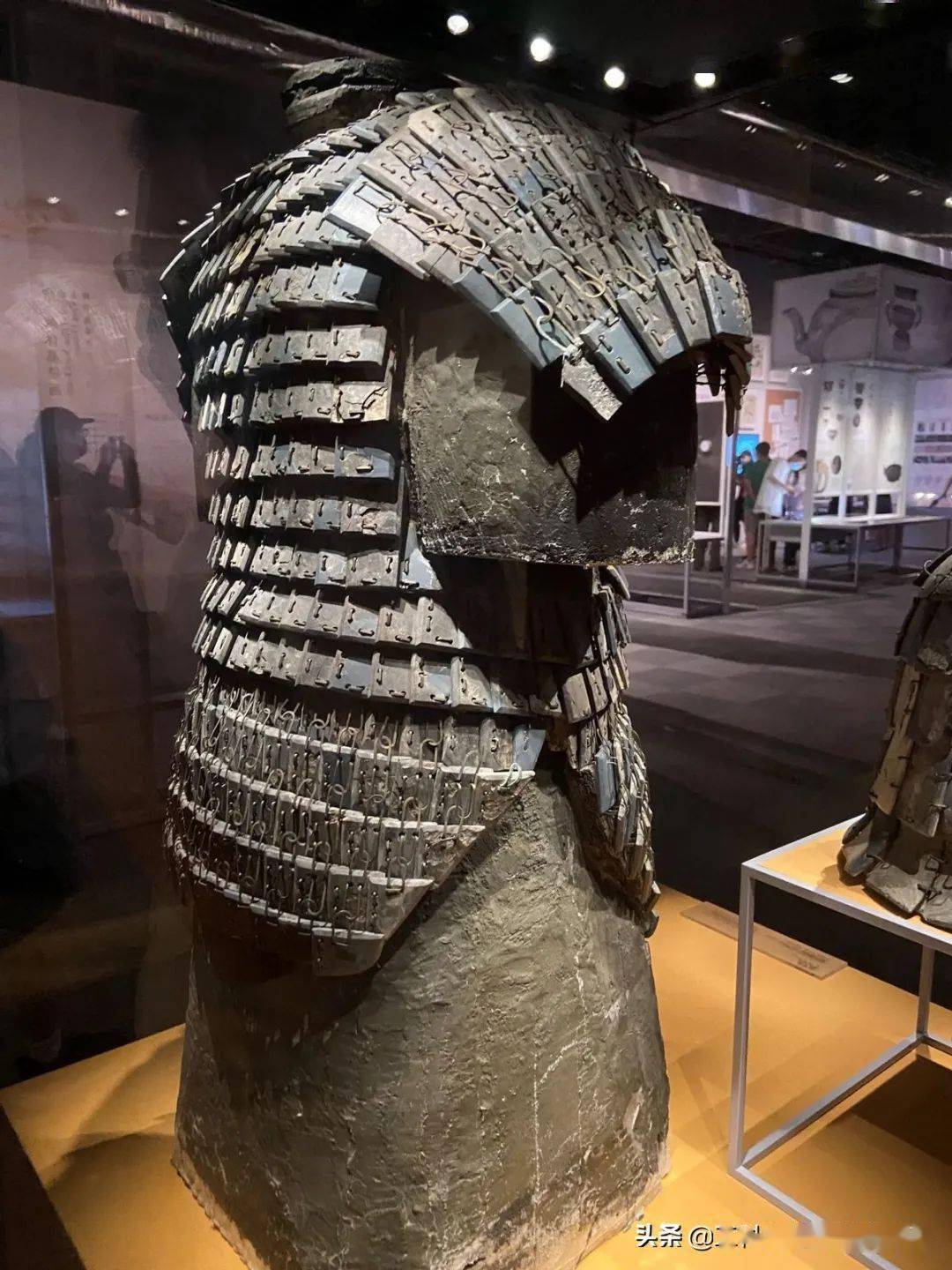 首博修复后的秦军甲胄