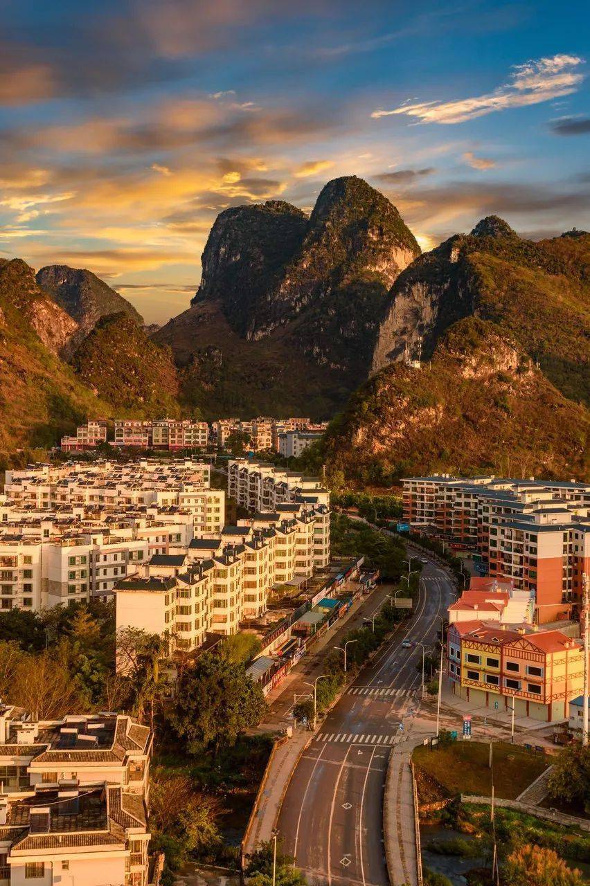 人口的87%这里文化多姿多彩可以说是在森林中建了一个城市百色市森林