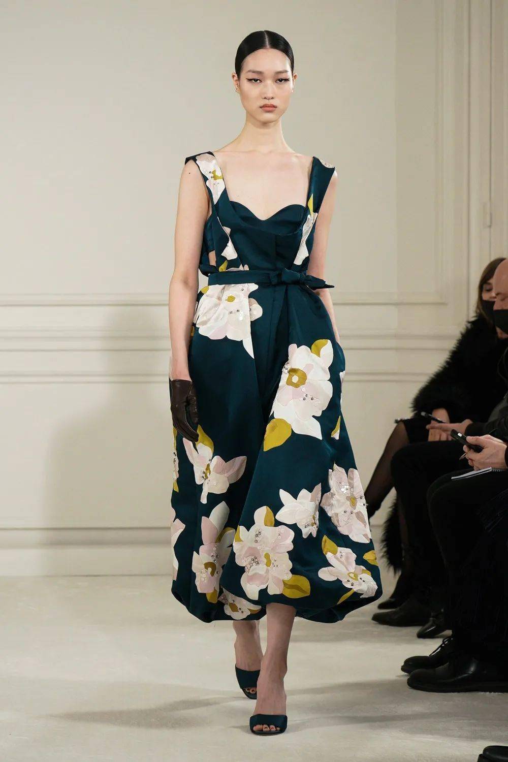 定制【秀场】Valentino 2022春夏高级定制系列