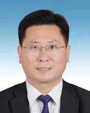 17邵 丹(敬业奉献)青岛西海岸新区中心医院口腔科主任18徐全伟(敬业