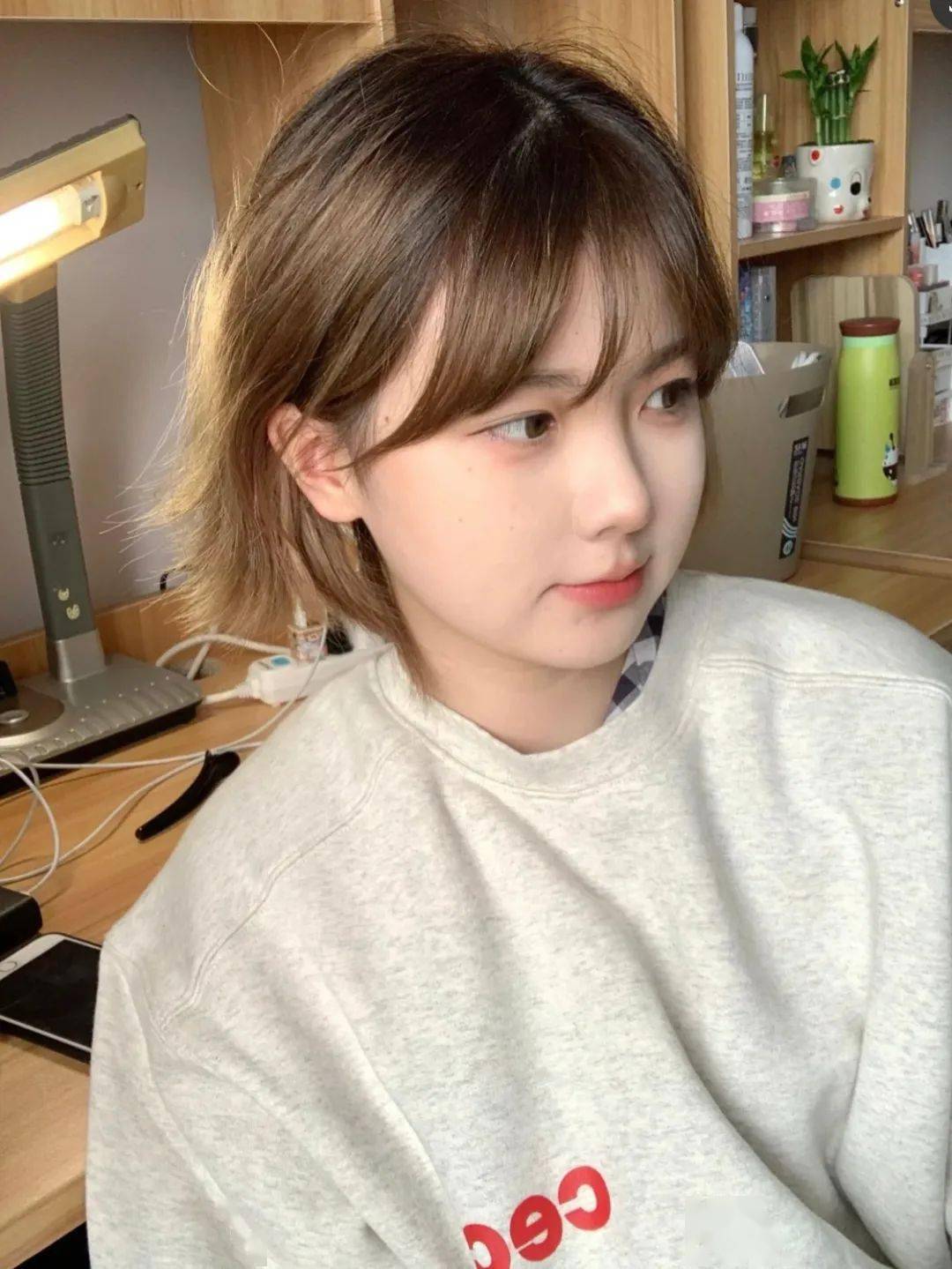 发型“换头”失败？Lisa这次真翻车了！