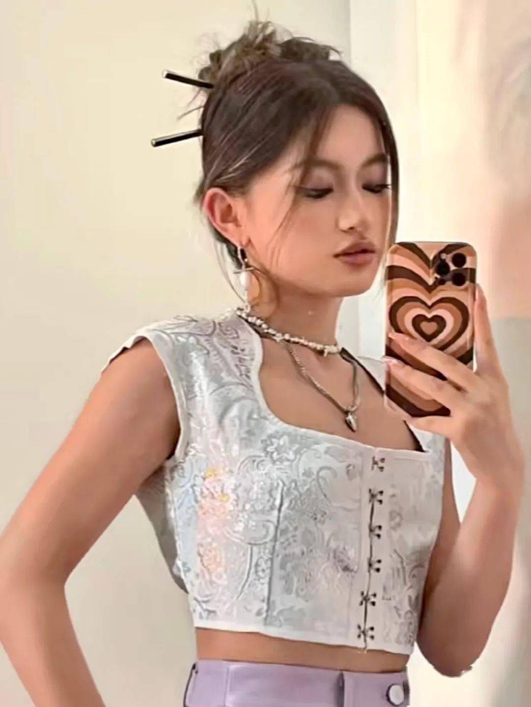 发型“换头”失败?Lisa这次真翻车了!