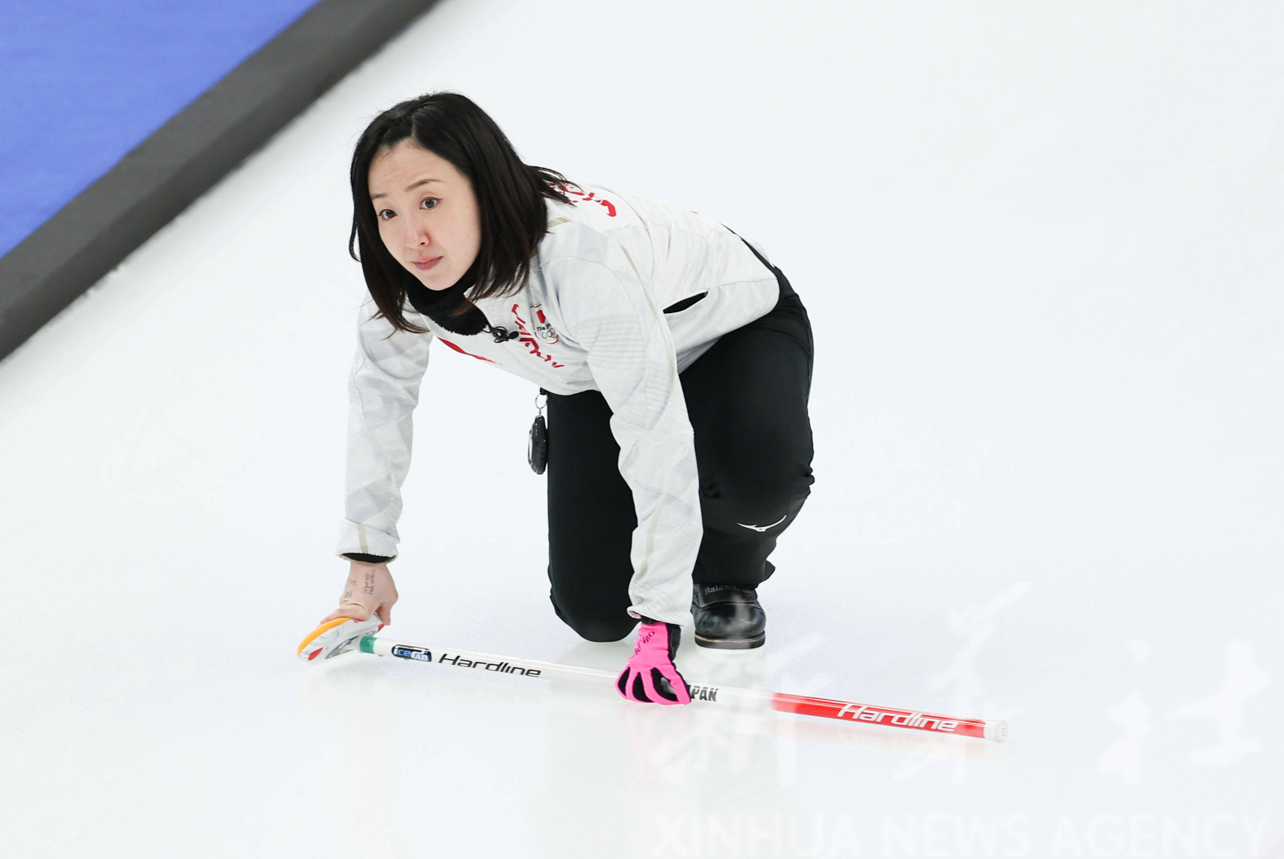 冰壶女子循环赛日本队胜加拿大队