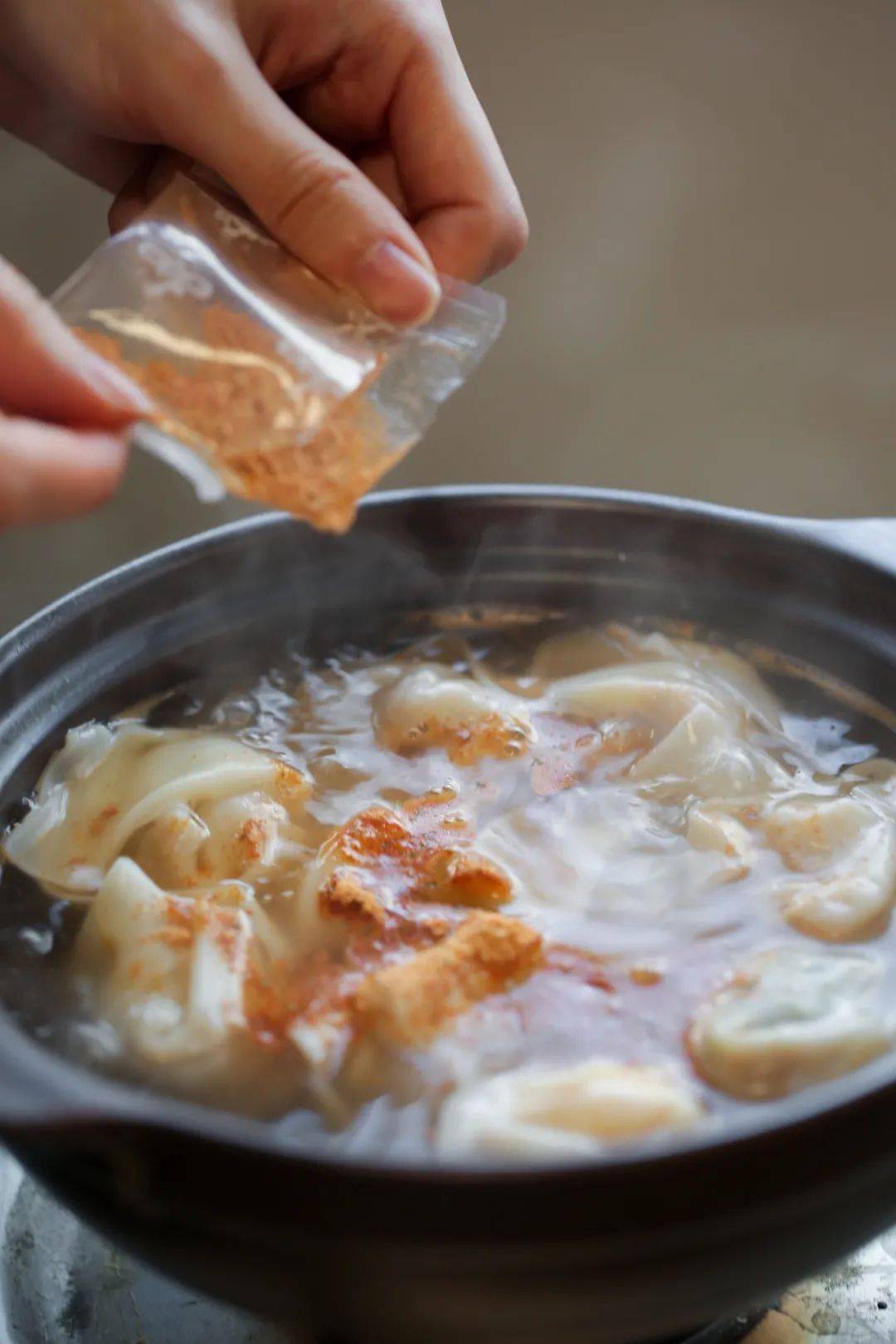 怎么弄虾仁馄饨 17c9684da22042b89f1a5d1b247508a3.jpeg