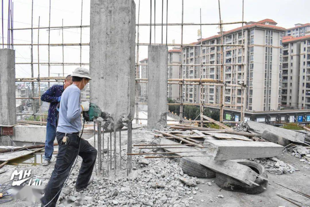 合法重建却成违Gui建设、被强行拆除还遭区.别对待，拆除重建是拆迁吗？