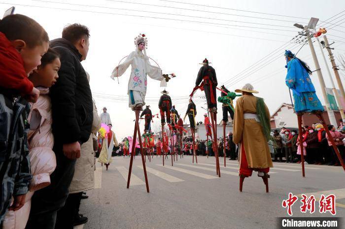 济南|济南西关高跷队：传承非遗 留住乡村记忆