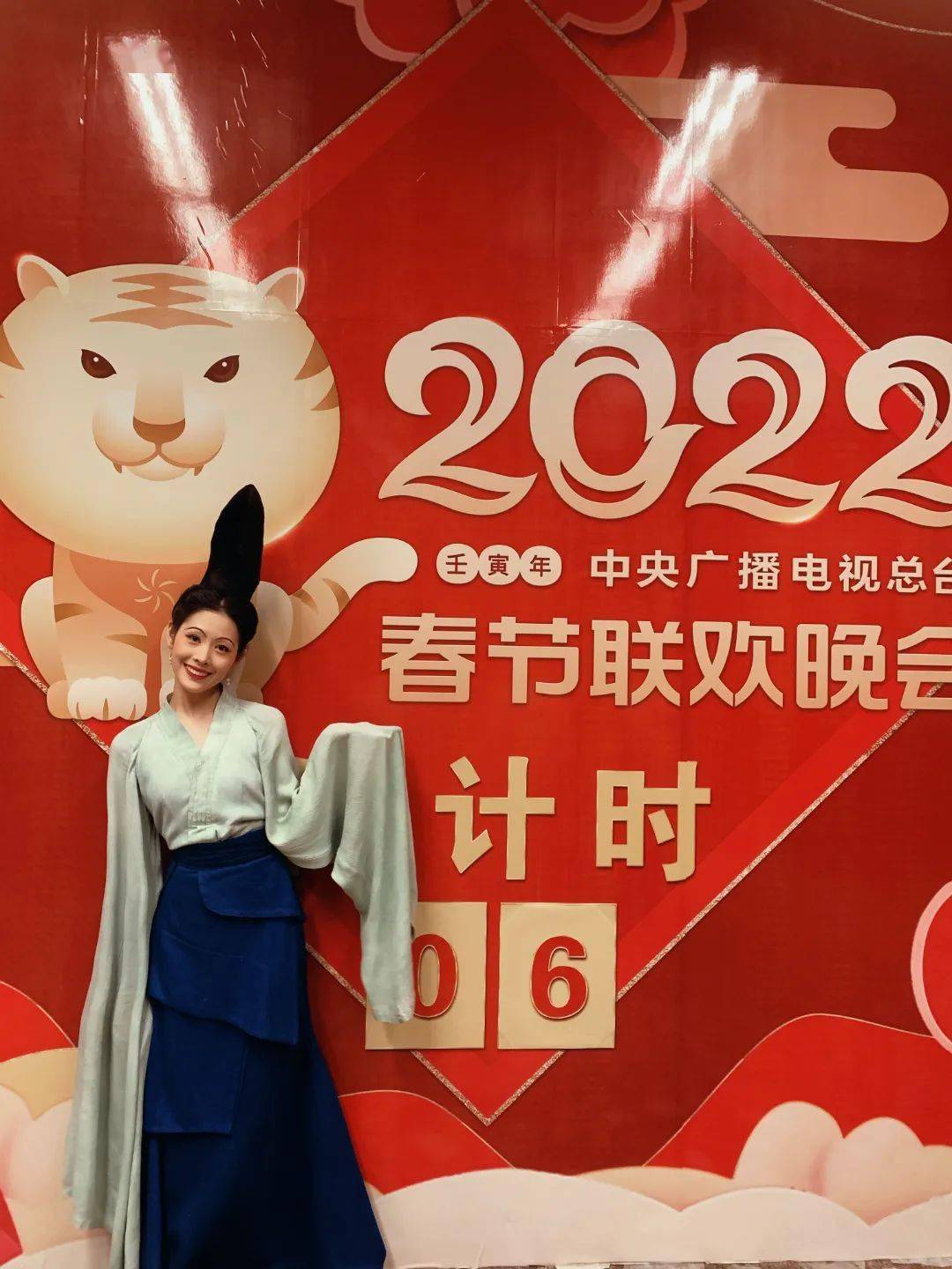 春晚17位青绿小姐姐爆红舞台下的她们超可爱