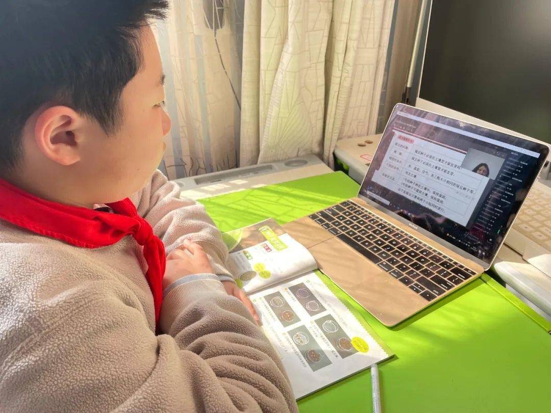 直播和录课苏州市教师发展学院负责做好线上直播和录播课程的组织实施