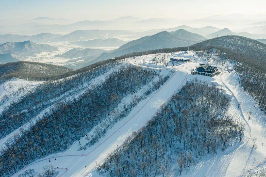 吉林松花湖滑雪场.吉林北大壶滑雪场.