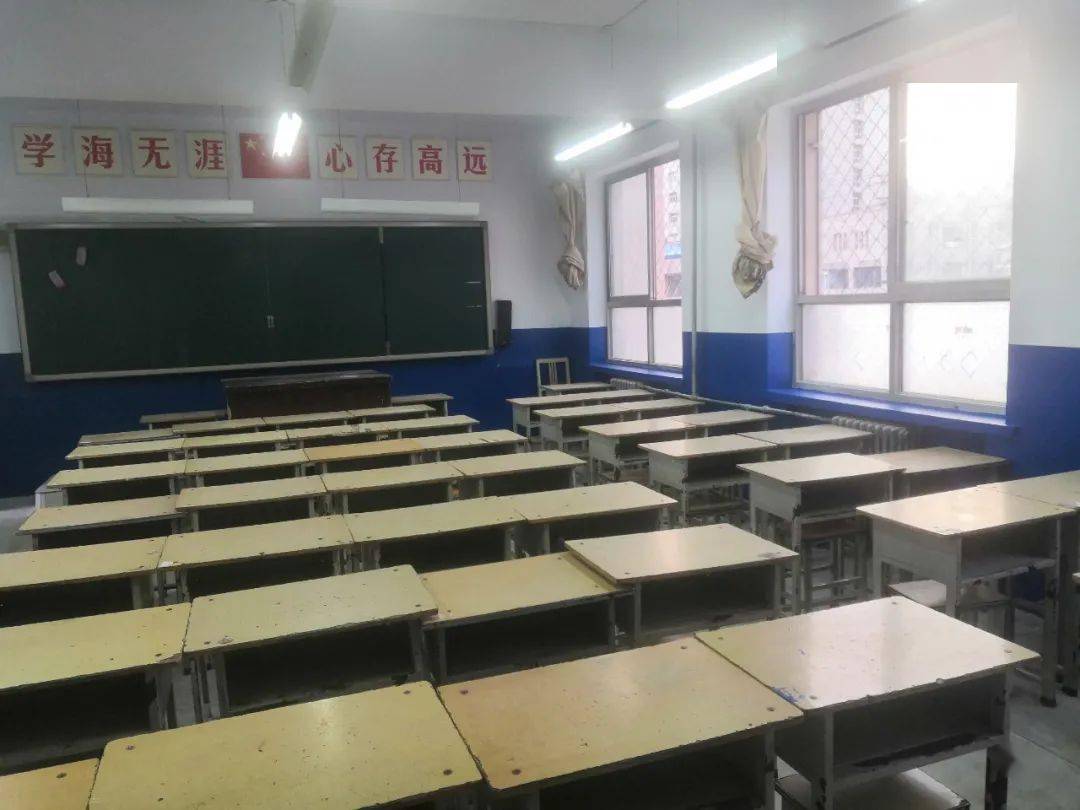 吉县东关小学开学准备工作_全体_教室_课本
