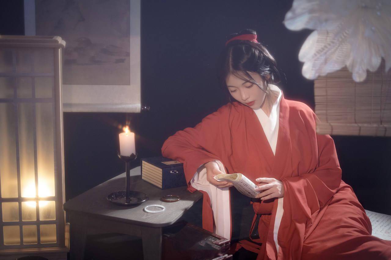 次元岛|汉服私影，明月照高楼，流光正徘徊