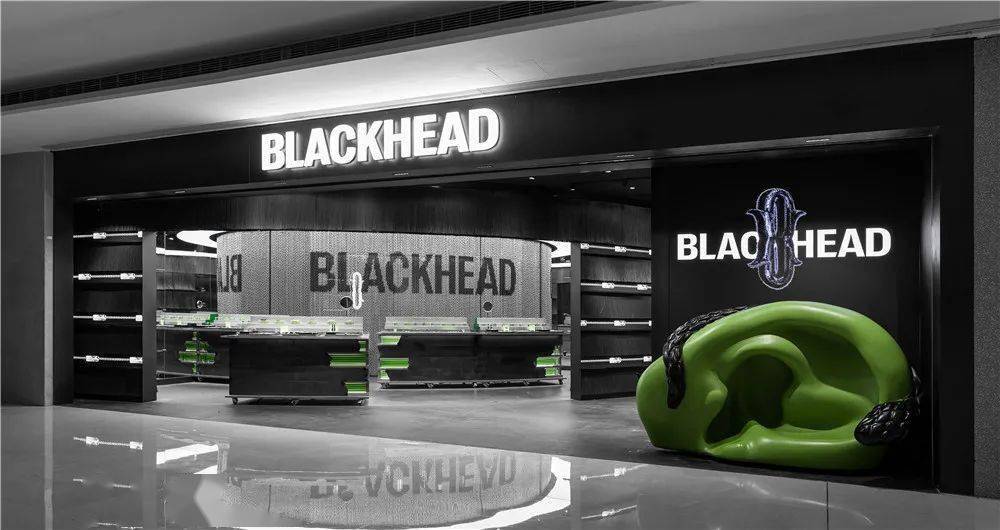 blackhead 黑头是主打 y2k 暗黑系风格的配饰品牌