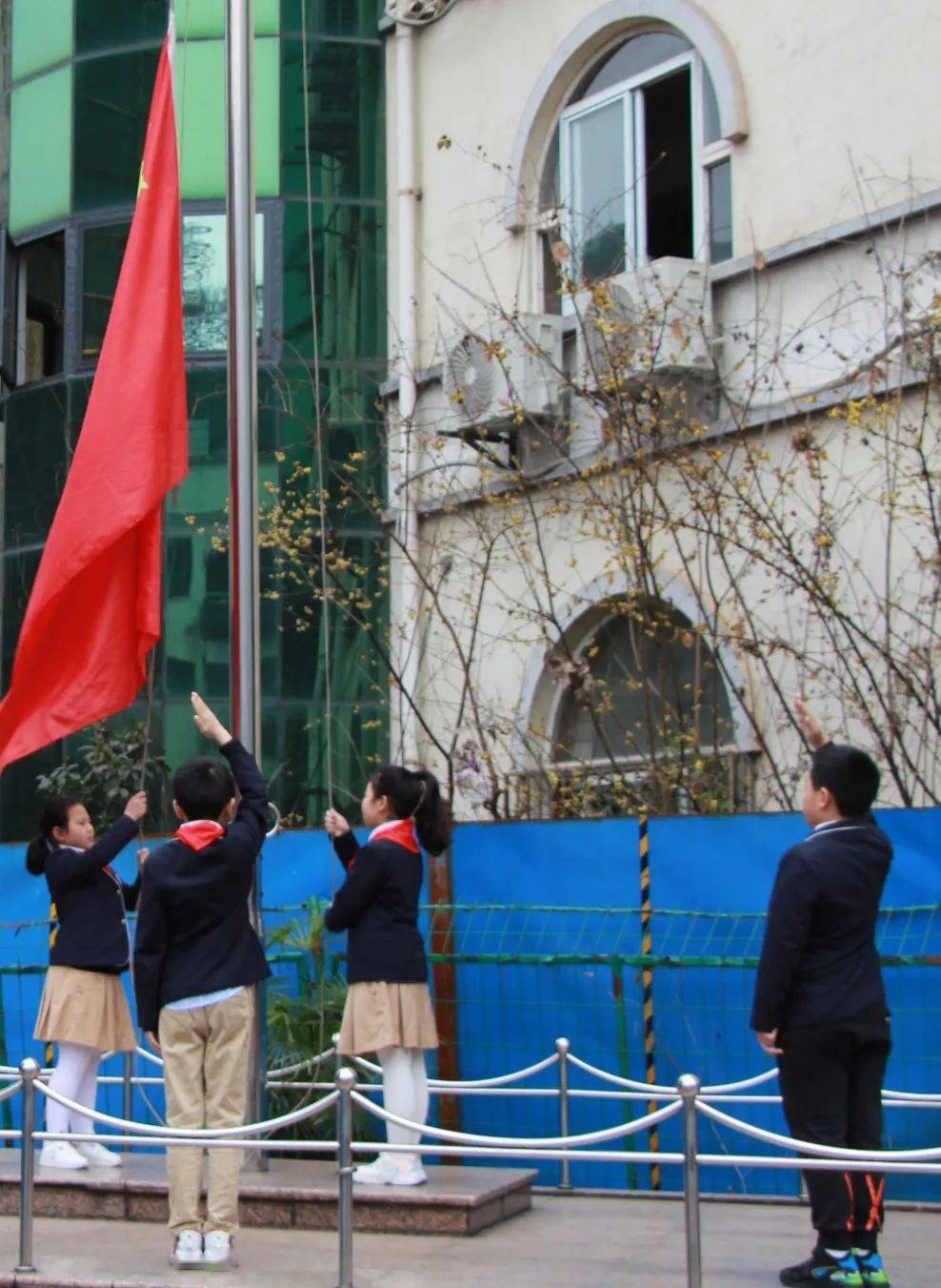 寻根追梦向未来中华路小学竹园校区20212022学年下学期开学典礼