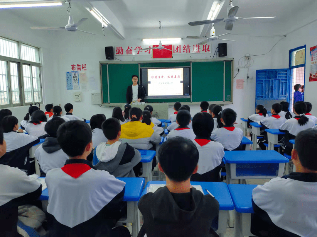 惠來縣靖海鎮中心小學禁毒宣傳動員大會惠來縣神泉鎮角林小學國旗下