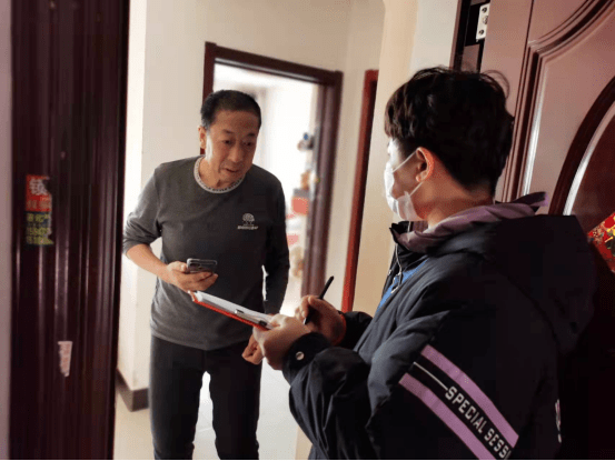 (通讯员:陈圣超)包联社区领导干部及