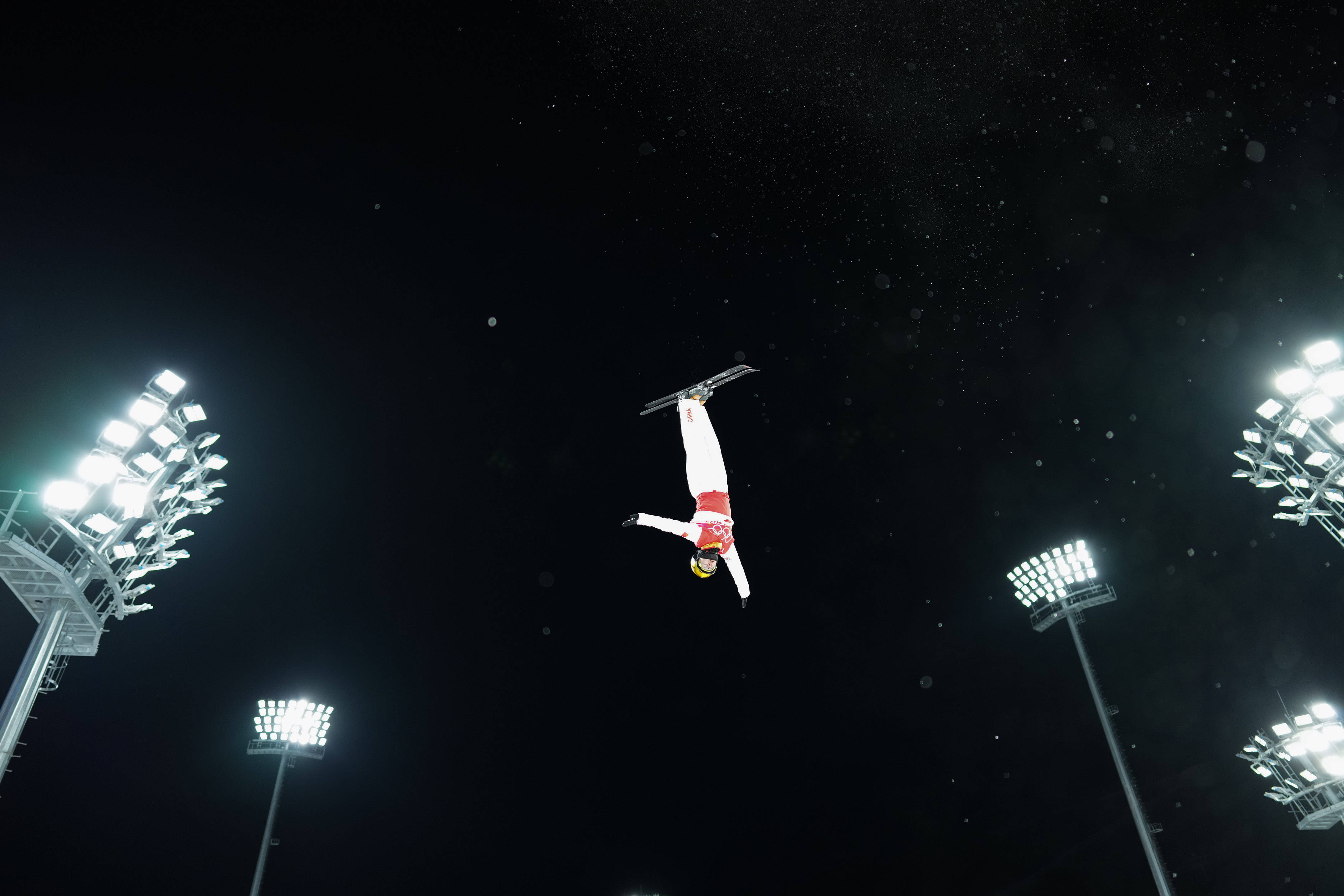 自由式滑雪——男子空中技巧决赛赛况_朱易无缘自由滑 结束全部比赛