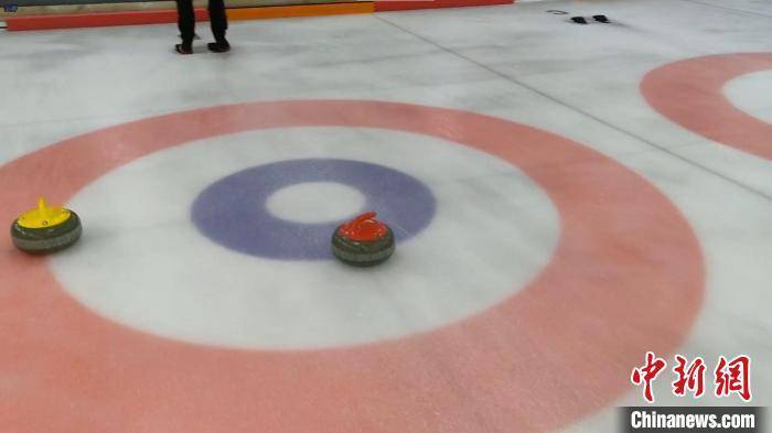 沪科研团队研发的仿人投壶六足机器人完成冬奥会首秀