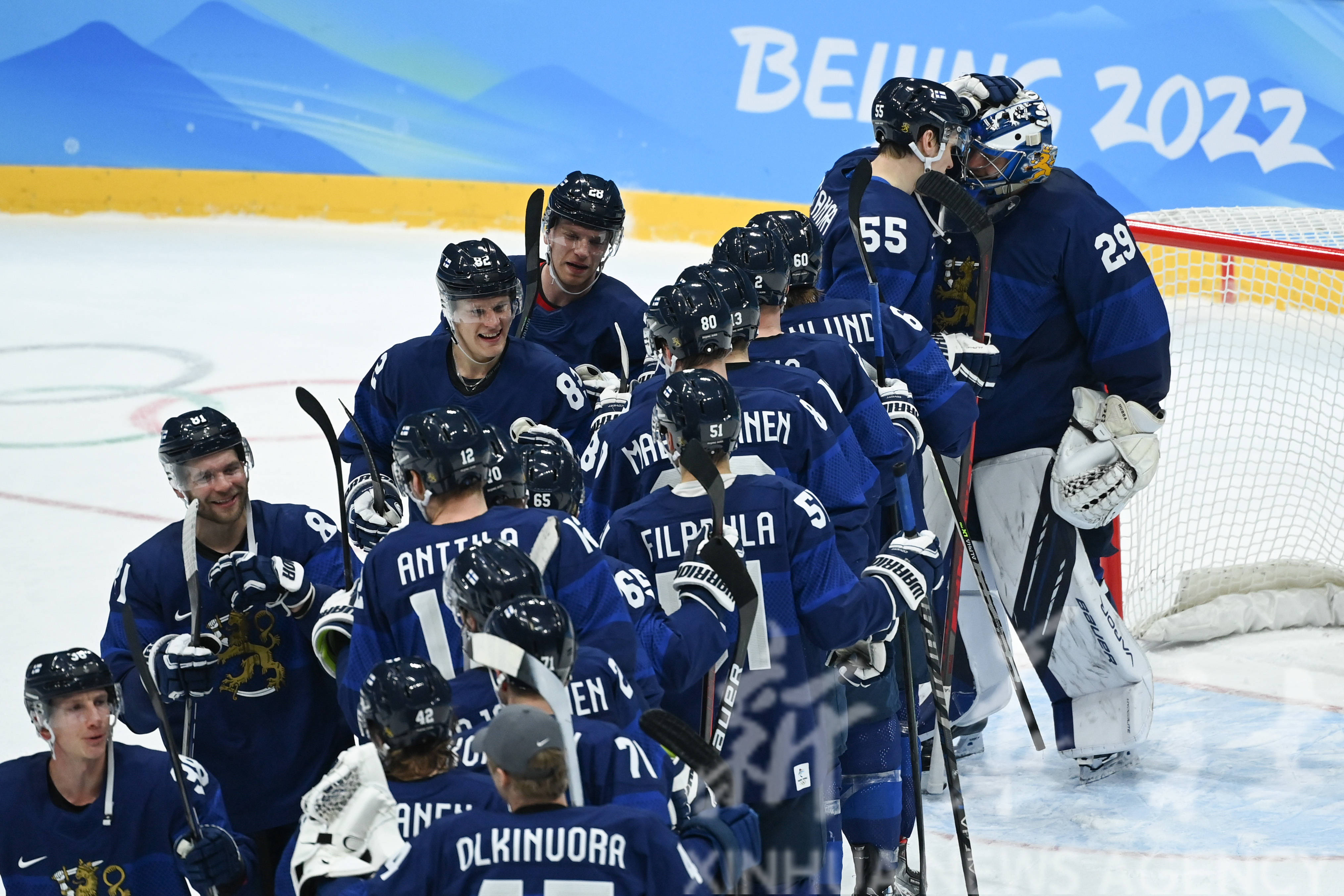 冰球男子半决赛芬兰队晋级决赛