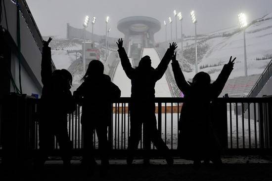 中国|冬奥会掀起中国“冰雪运动热潮”