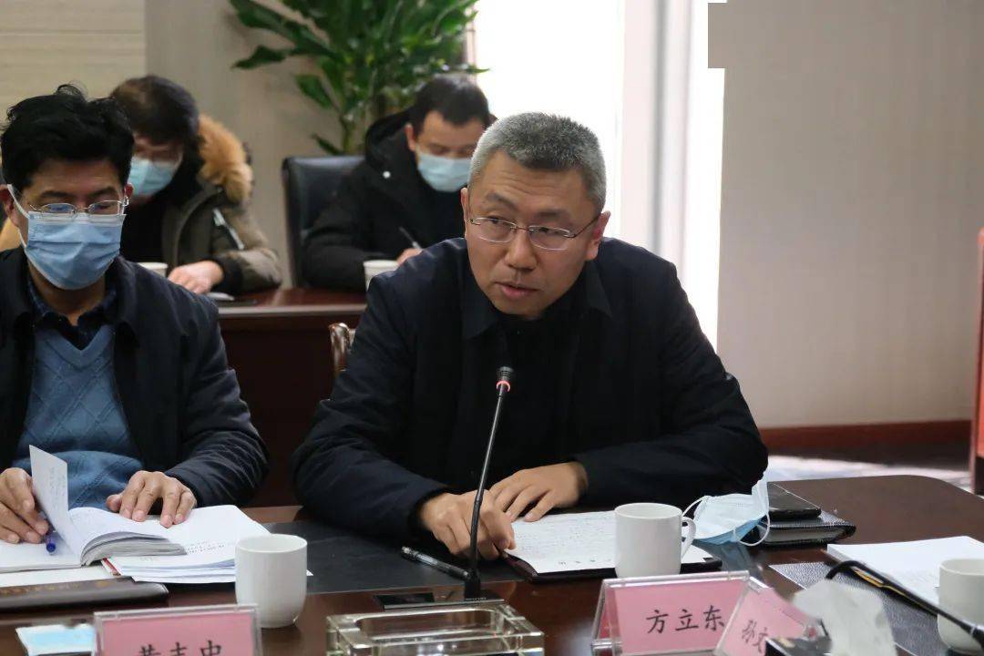 争雄争强争优争光官塘创新社区管委会召开2022年第一次委员扩大会议