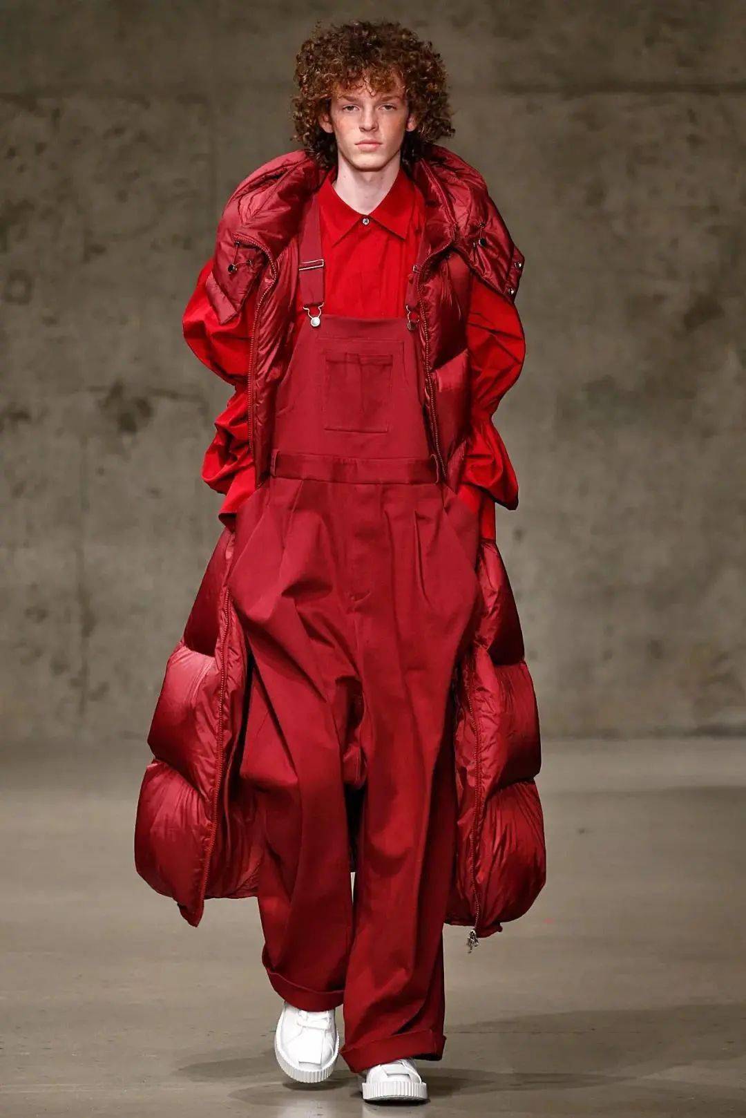 品牌 羽界鬼才，新锐设计师陈鹏CHENPENG的One-Size Fashion平均时尚主义