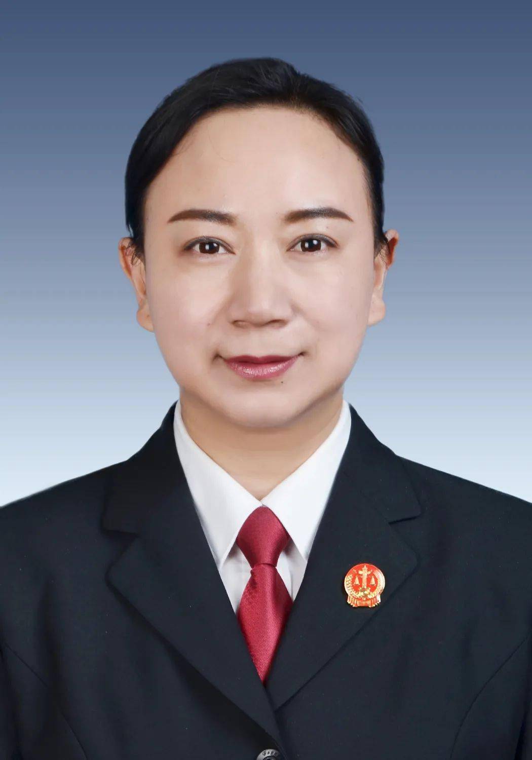 身边的榜样做忠诚干净担当的法院政工人记红塔区法院政治部主任苏露