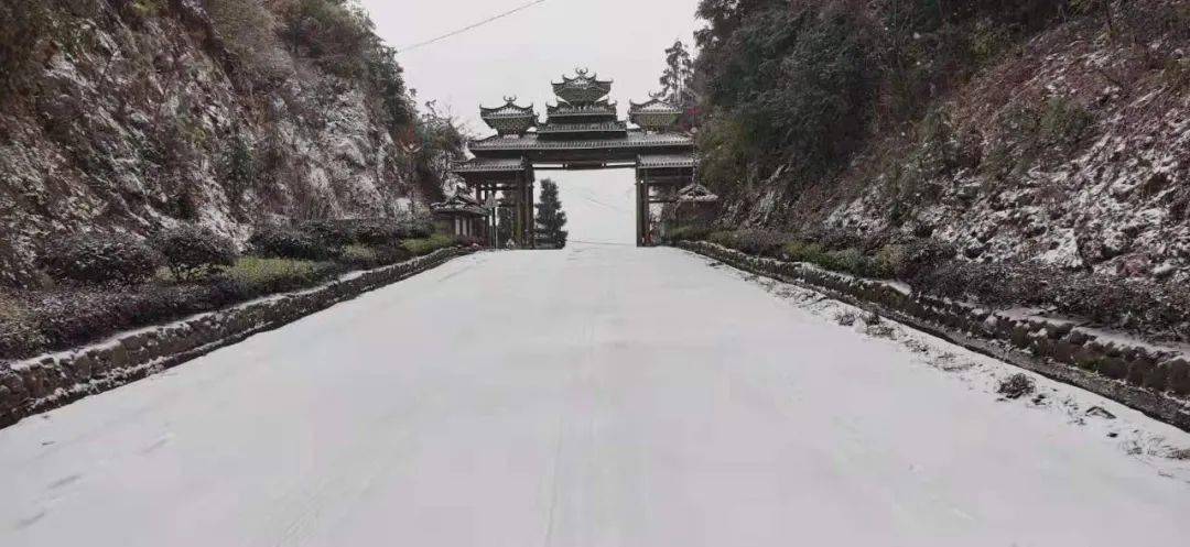 今天,桂林大雪纷飞!_龙胜_三门镇_冰粒