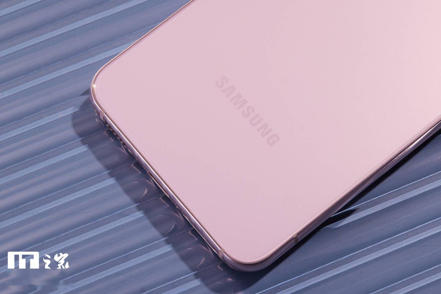 整体|三星 Galaxy S22 / S22 +图赏：老设计焕发新感觉