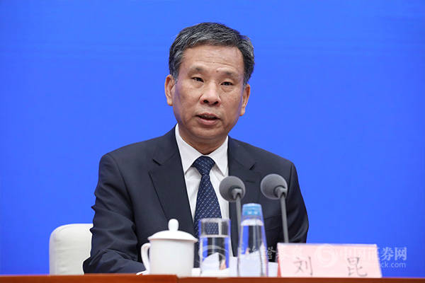 财政部部长刘昆:今年将实施更大规模减税降费_地方_支出_年用