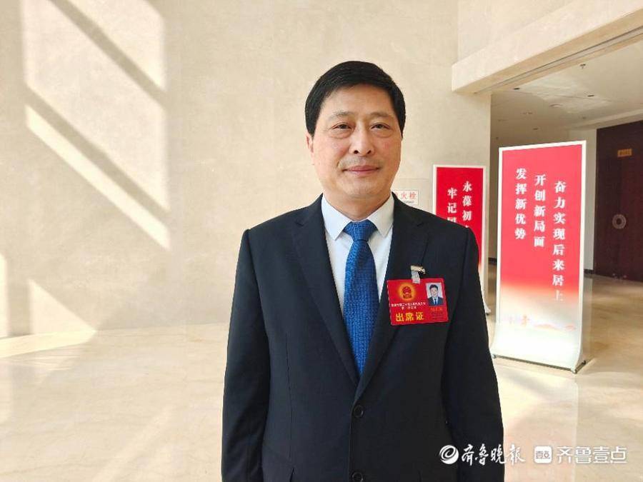 会后,市人大代表,郓城县黄泥冈镇党委书记张卫国表达了出席会议的感受
