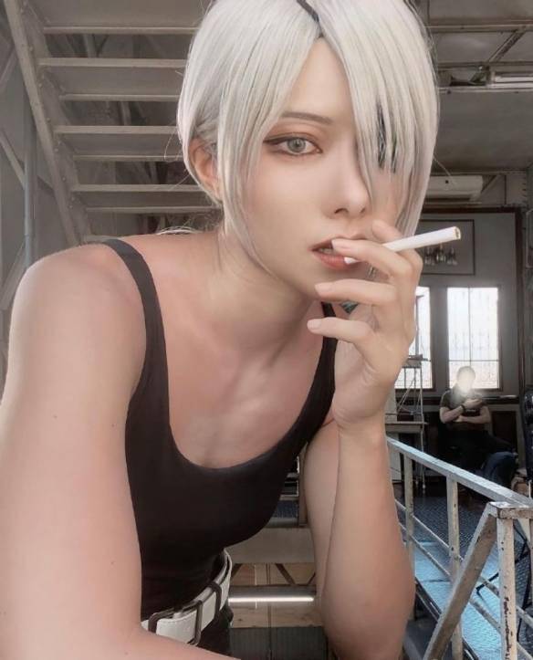 帅绝a爆又护短日本小姐姐cos电锯人光熙