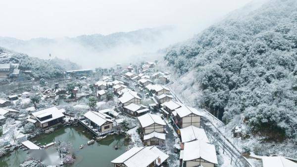 景区|江西多地迎来降雪 唯美雪景引人醉