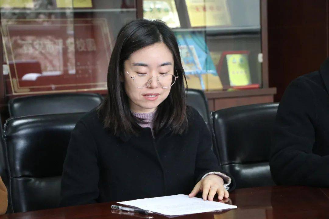 指导教师代表马洁,邱波两位老师表示一定会以身作则,尽自己所能为实习