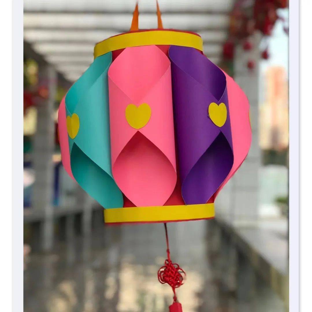 特色教育张灯结彩点亮校园龙海一中人民路校区手工花灯展