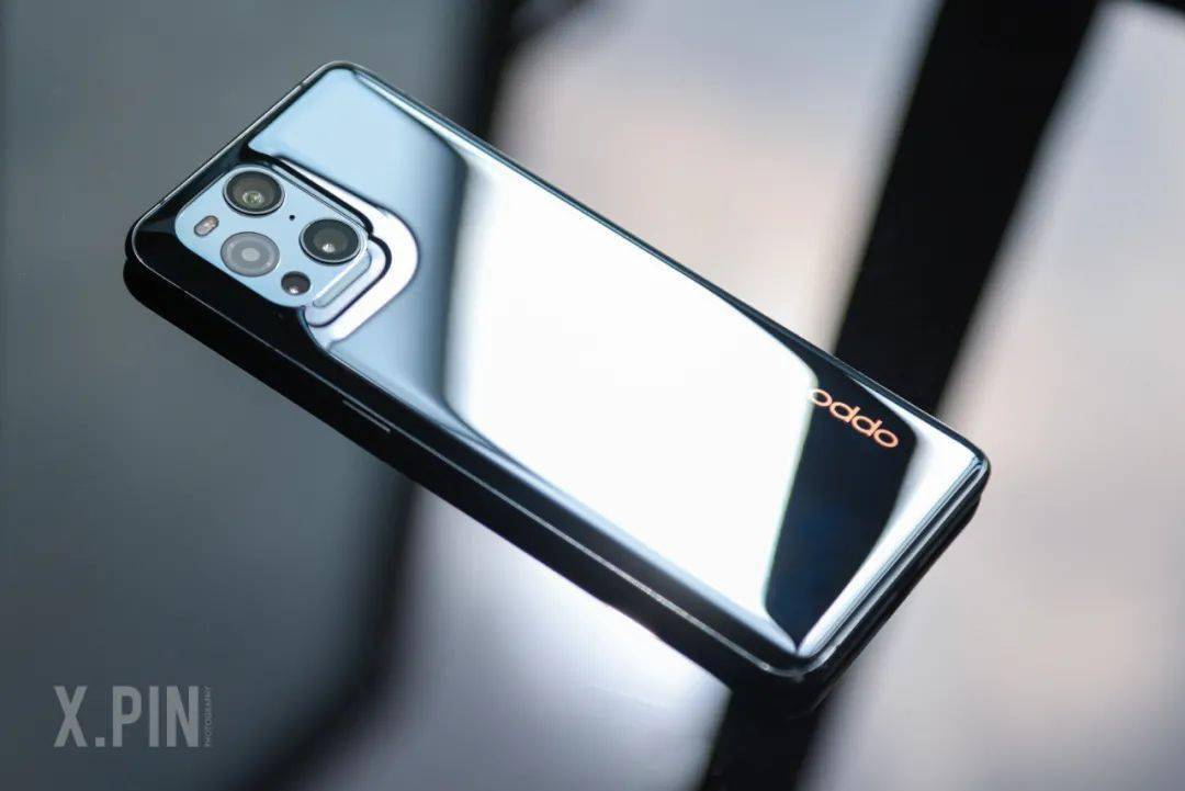 绿厂刚刚发布的这款新机，居然也找了哈苏。。。